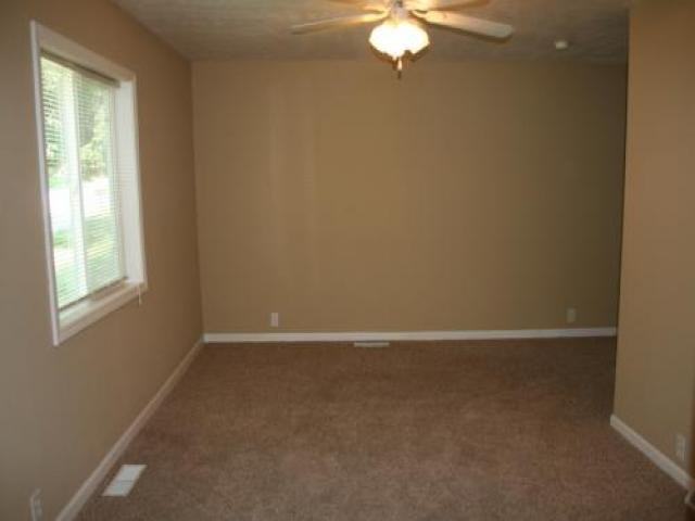 204 W Grant Ave - Photo 2 of 6