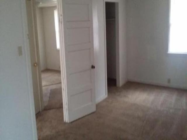 203 7th St - Photo 2 of 4