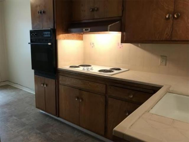 796 Masson Ave - Photo 3 of 6