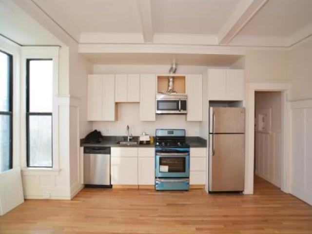 602 Broderick St - Photo 2 of 6