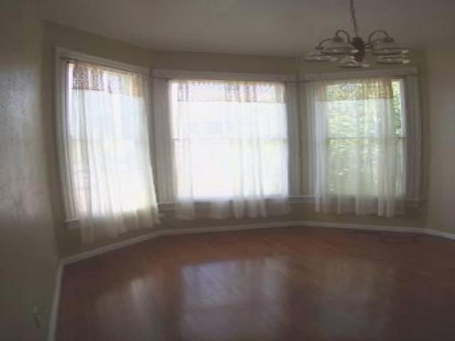 1924 Linden St - Photo 3 of 4