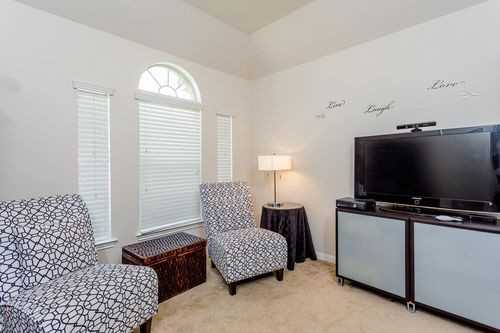 19203 Mustang Pointe Ln - Photo 3 of 8