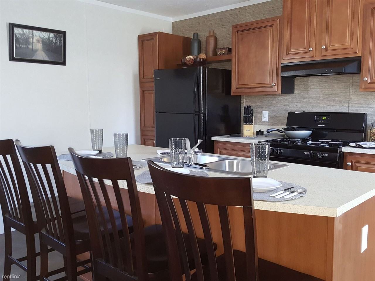 911 Laporte St - Photo 3 of 11