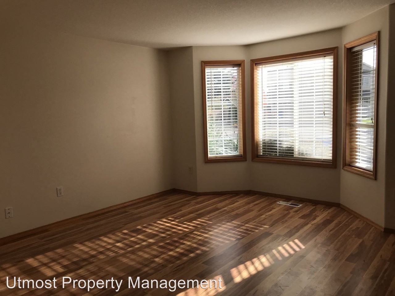 17610 NE 27th Way - Photo 2 of 23