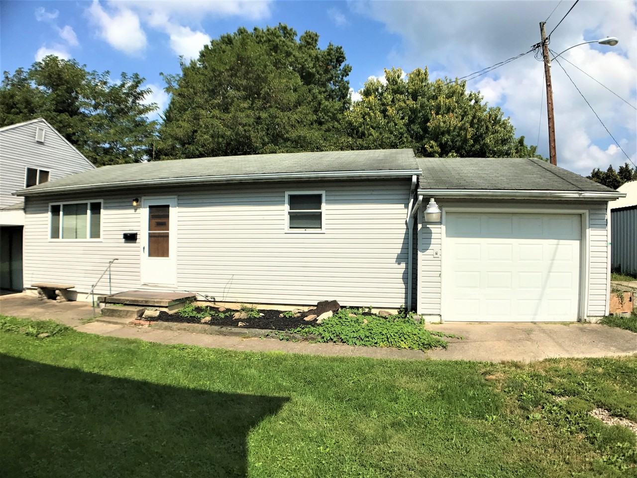 1249A Pike St - Photo 2 of 8