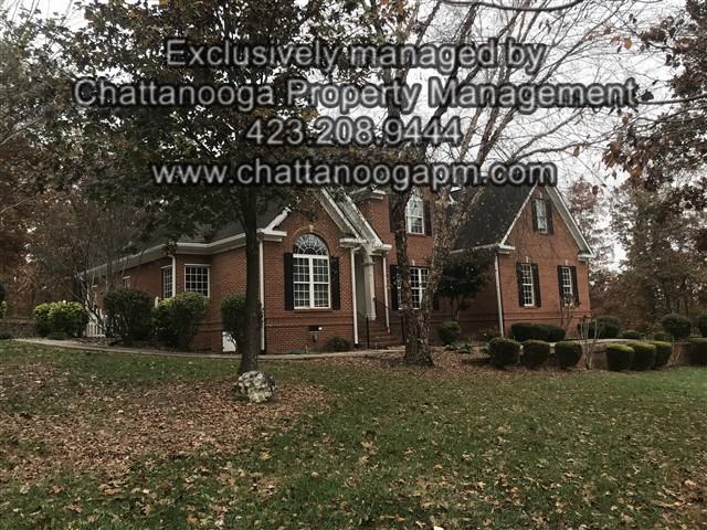 3256 Forest Shadows Dr - Photo 3 of 36