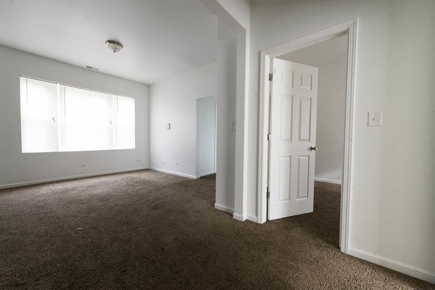 7056 S Eberhart Ave - Photo 2 of 7