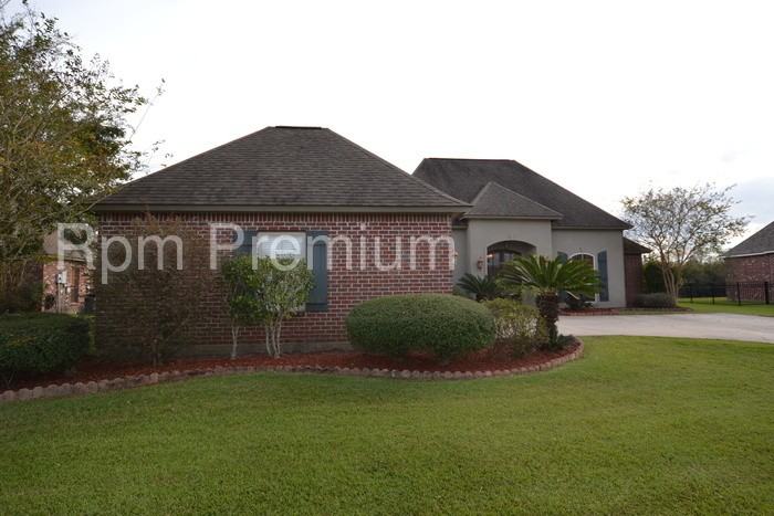 1662 Lake Pointe Ave - Photo 2 of 40