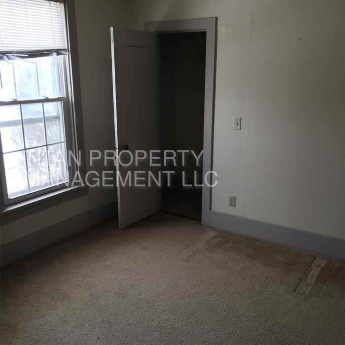 28 Warren St - Photo 2 of 5