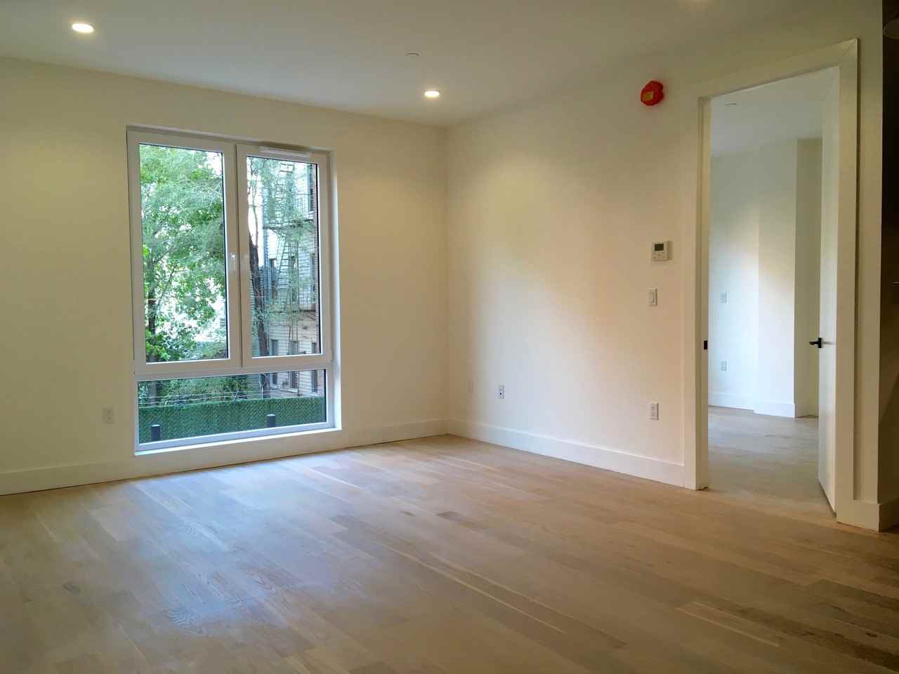 961 Willoughby Avenue #002i