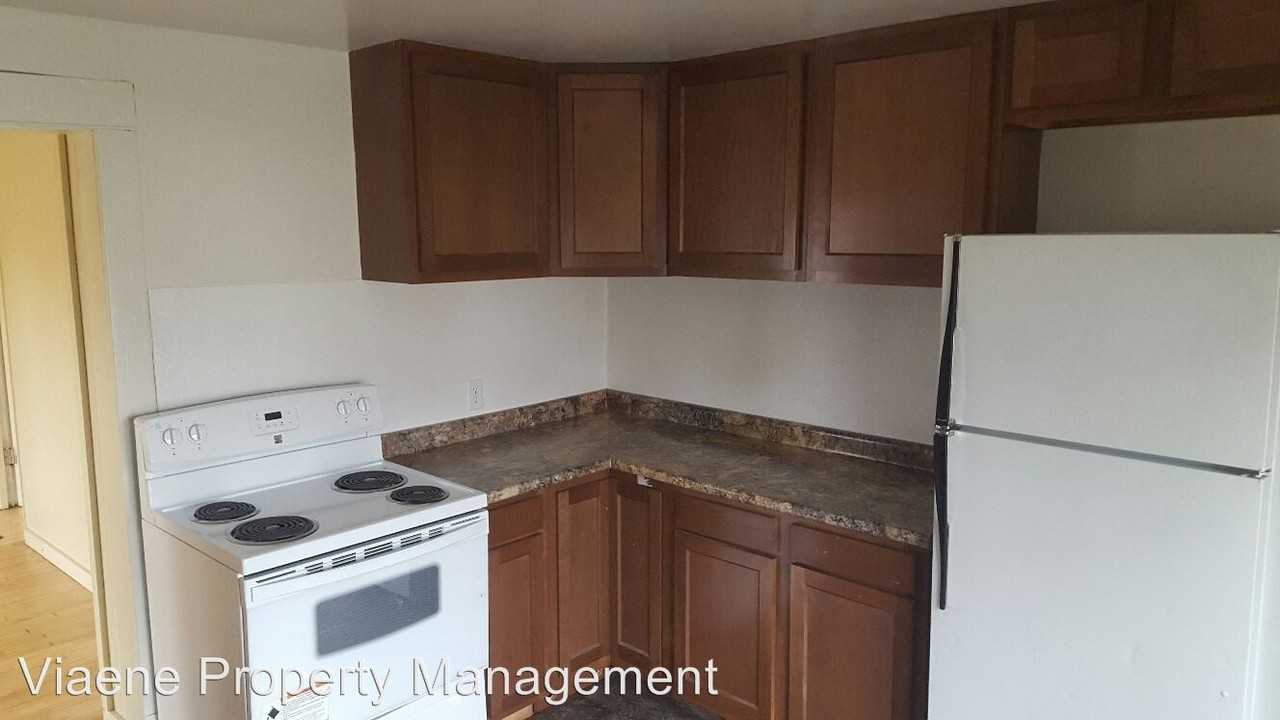 613 & 613 1/2 Racine St. - Photo 2 of 5