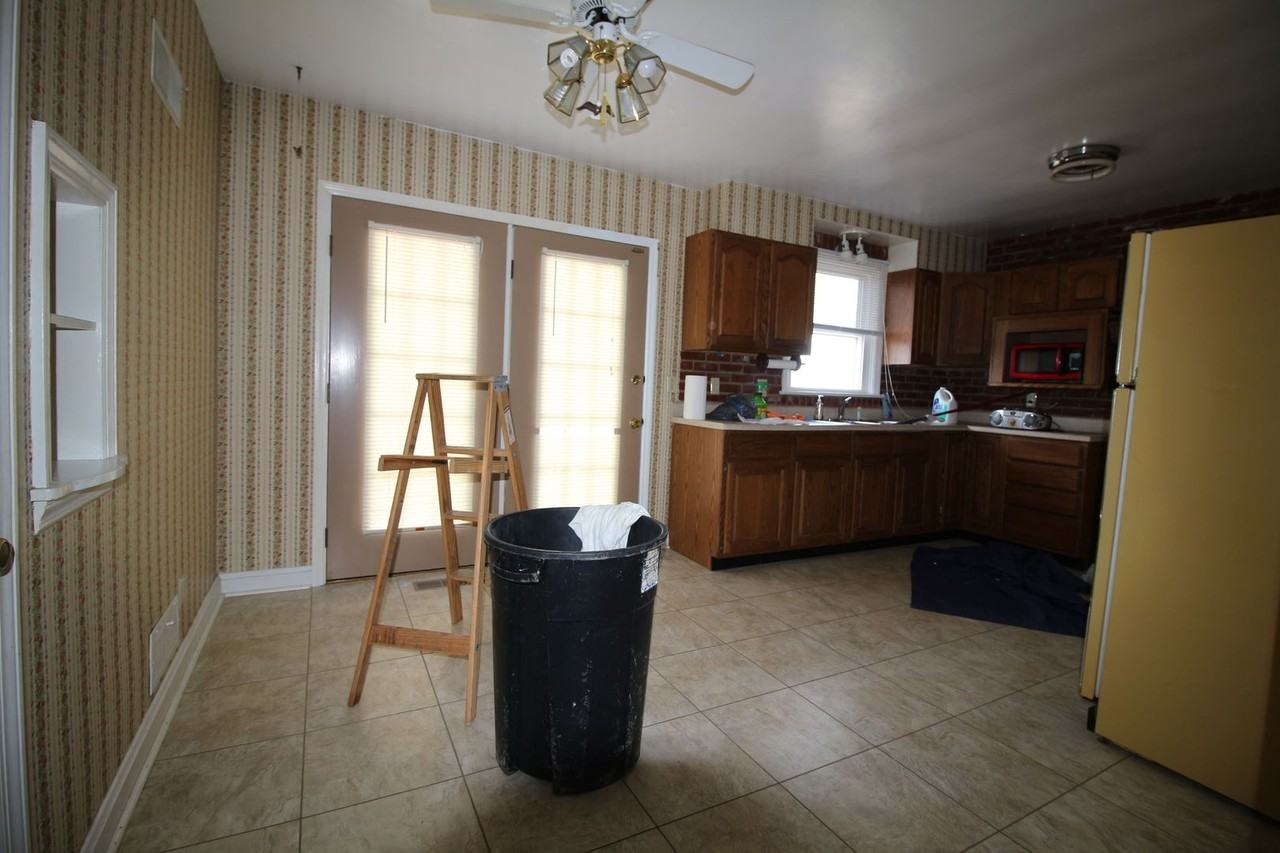 207 207 Fair Street Units A & B - Photo 3 of 7