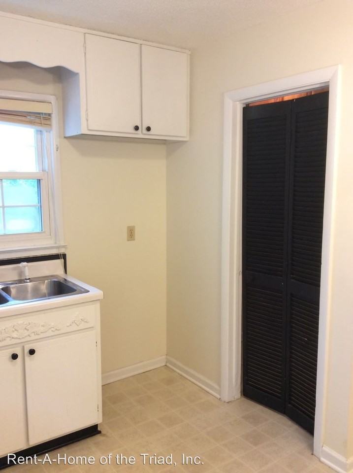 2301 Phoenix Dr - Photo 3 of 22