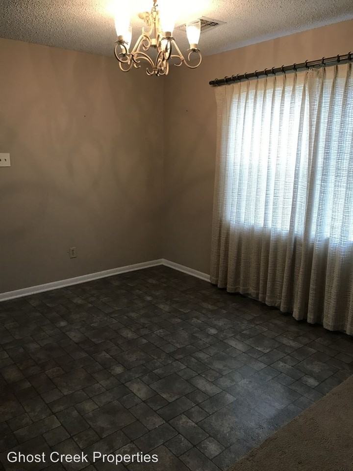 120 Oak Ridge Dr - Photo 2 of 10