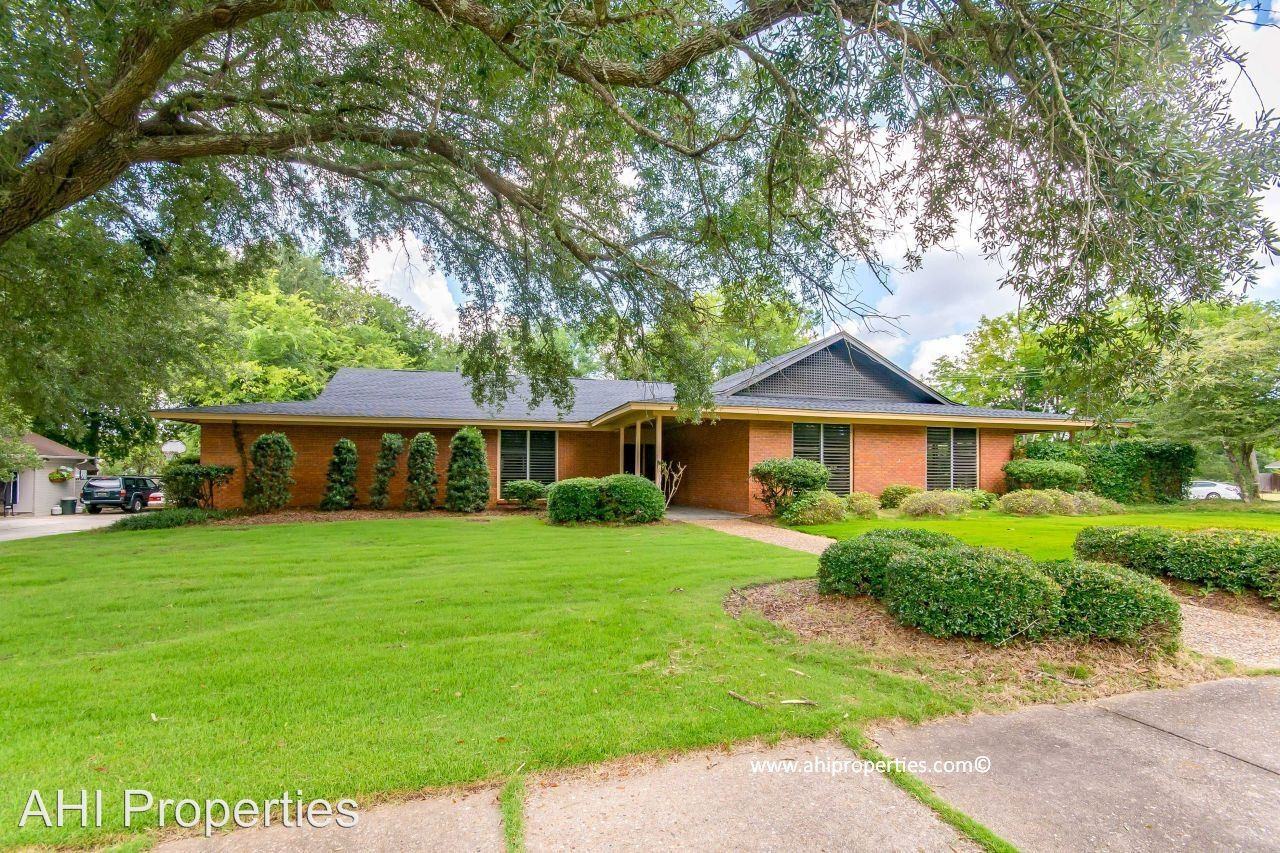 2400 Hermitage Dr - Photo 2 of 36