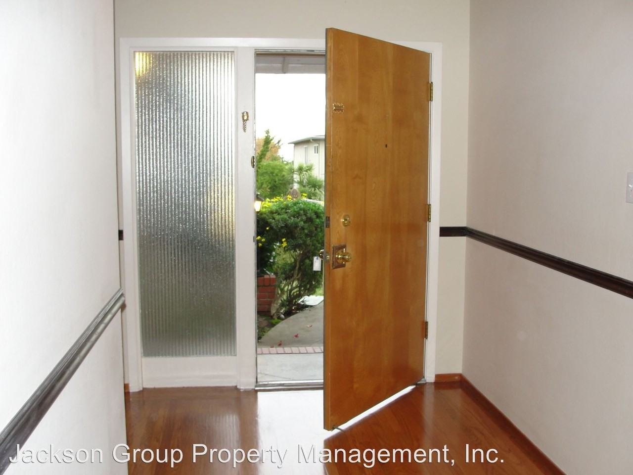 1341 Skyview Dr - Photo 2 of 22