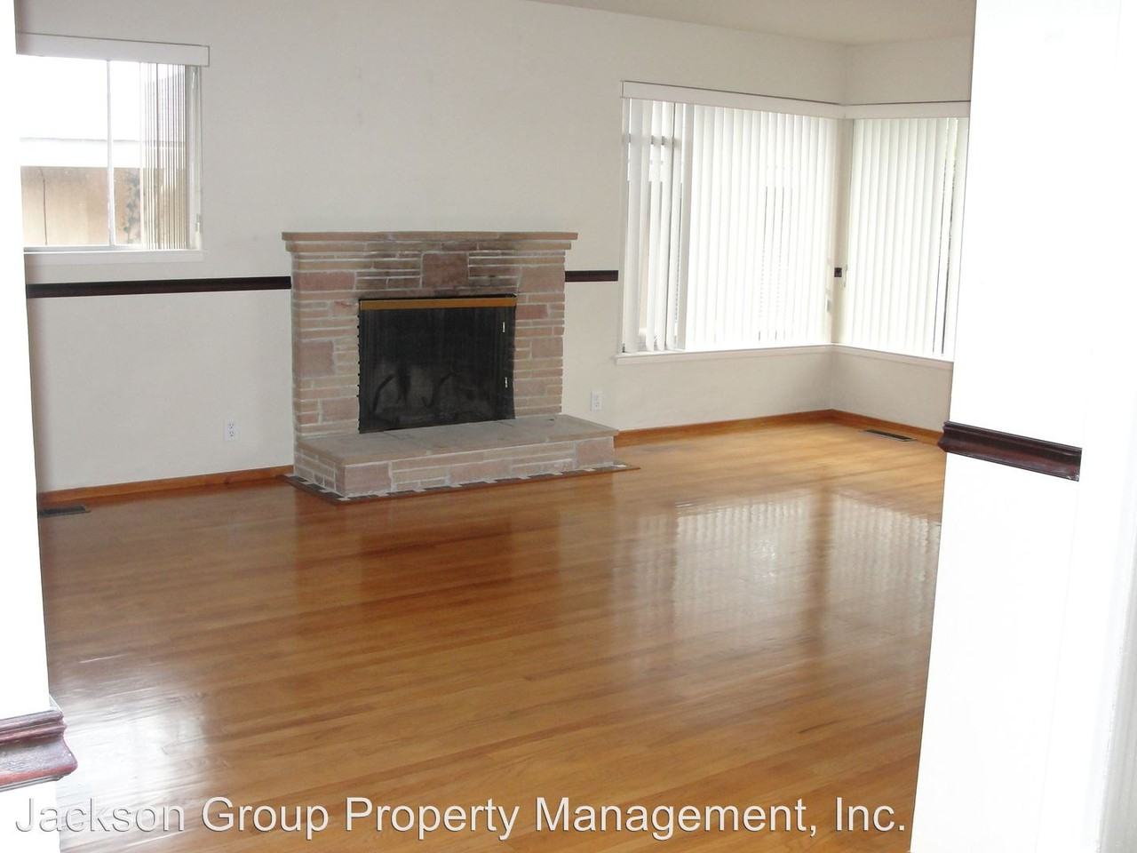 1341 Skyview Dr - Photo 3 of 22