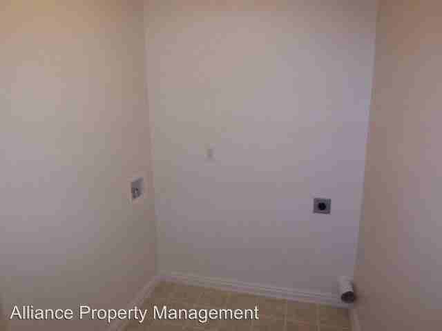 426 W 600 S - Photo 3 of 7