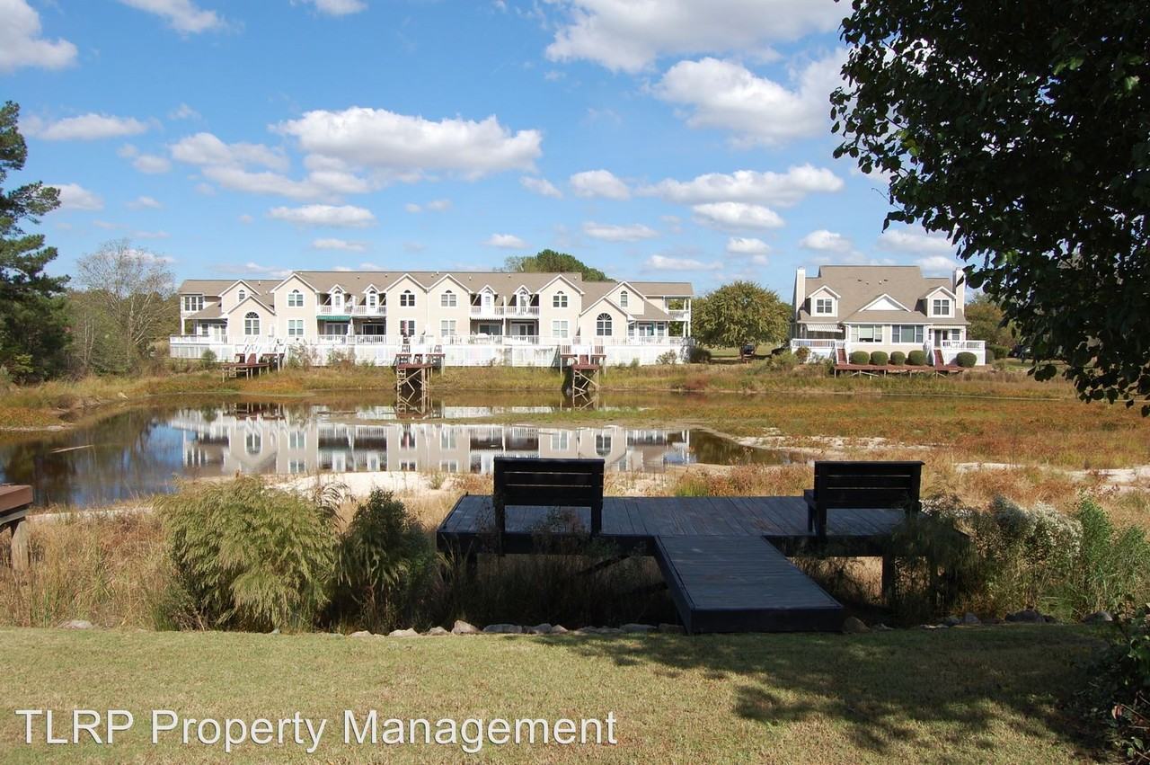 2480 Lobelia Rd - Photo 2 of 12