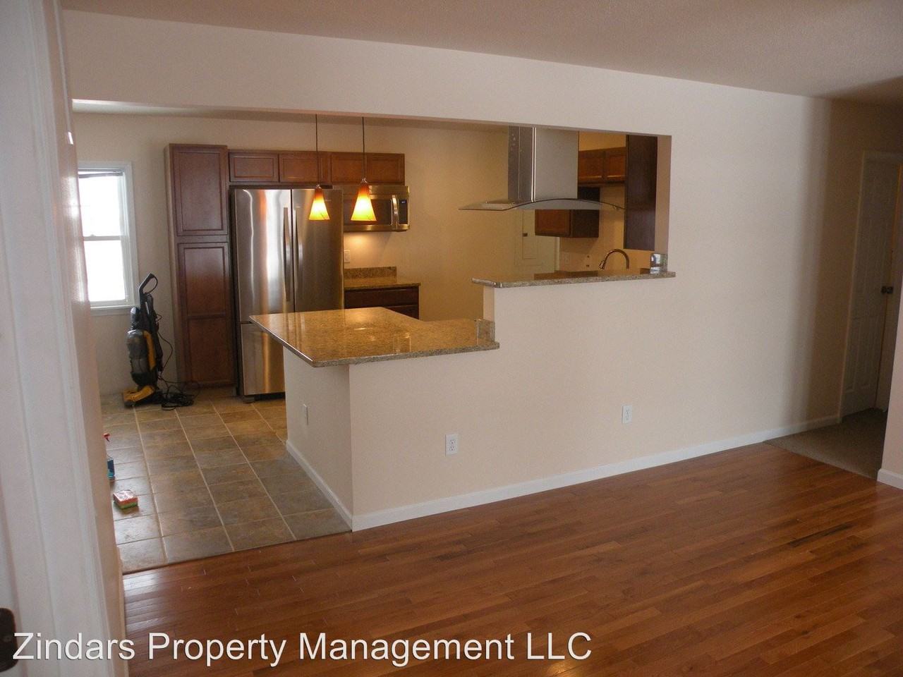 424 Center St - Photo 3 of 25