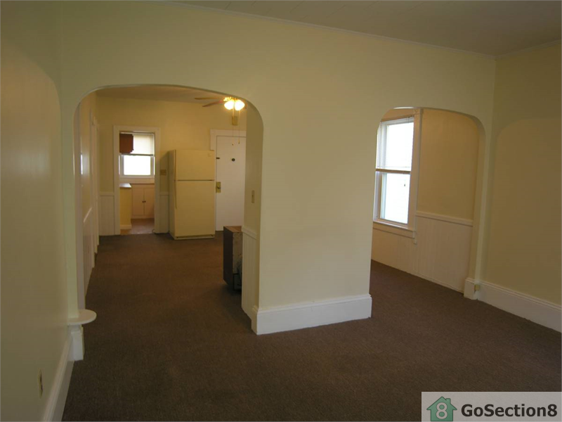 25 Winsor St #2 - Photo 3 of 11