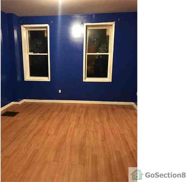 412 Ferry St - Photo 3 of 6