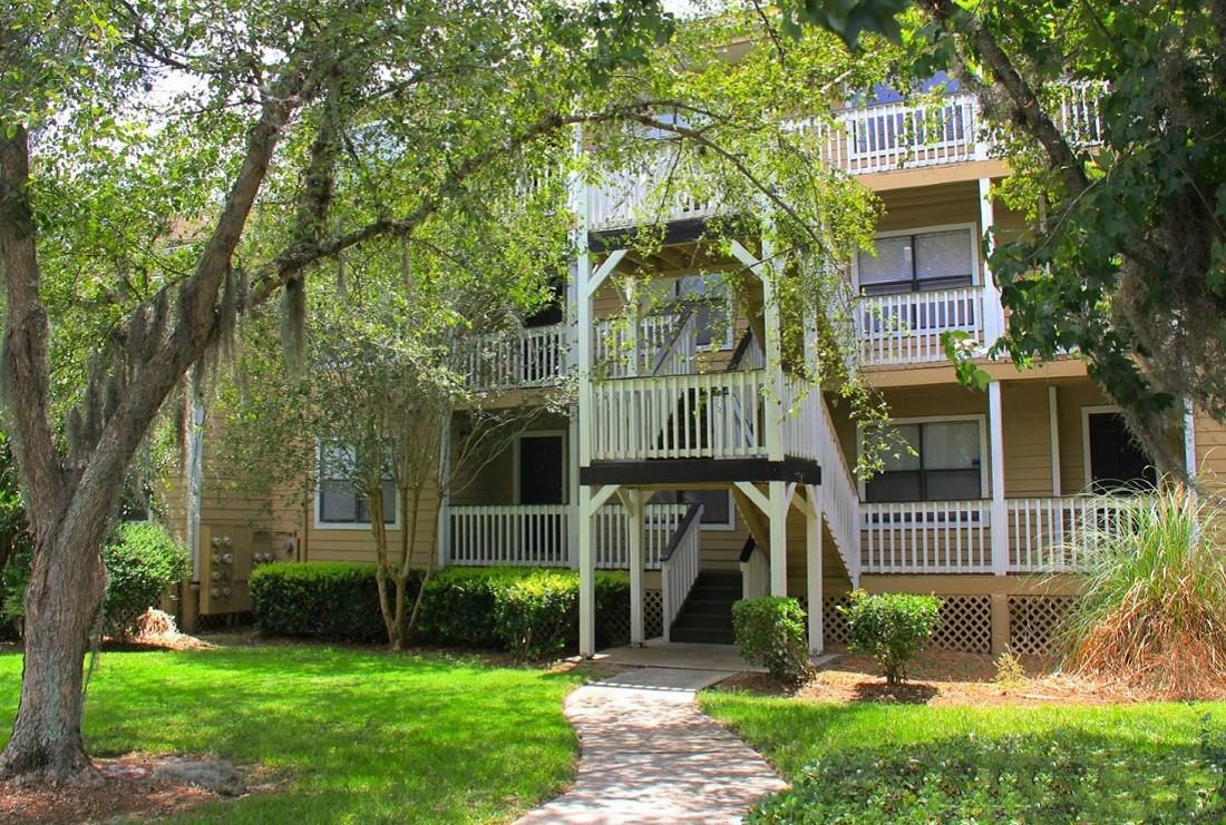 Island Pointe Apartments - Photo 3 of 34