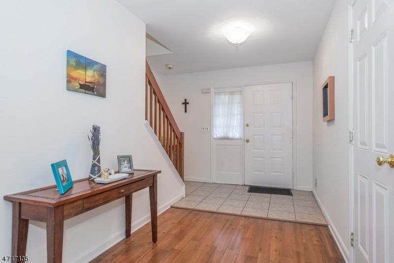 72 Stockton Ct - Photo 2 of 19