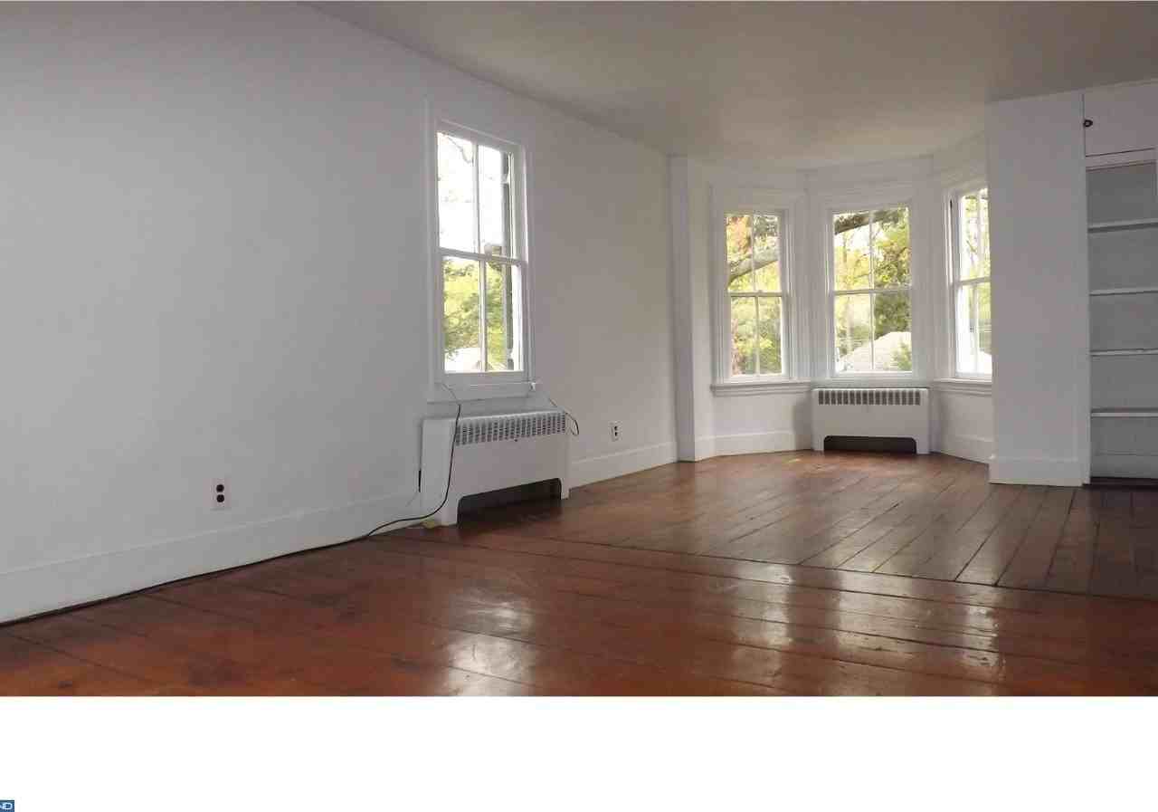 7580 Ferry Rd - Photo 2 of 10