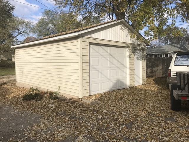 737 Wright St - Photo 2 of 12