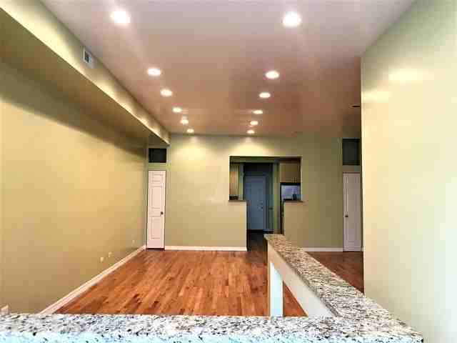 2912 W Warren Blvd #1 - Photo 3 of 32