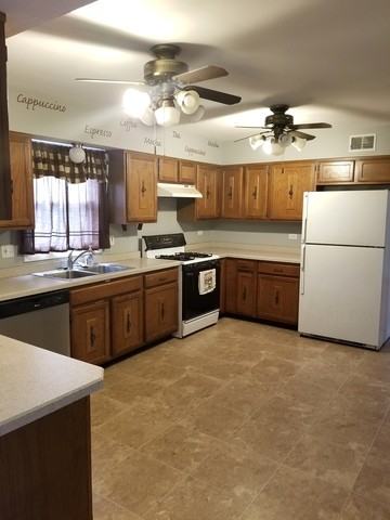 2470 N Cres Ln - Photo 2 of 16