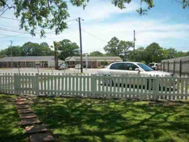 1812 Market St - Photo 2 of 6