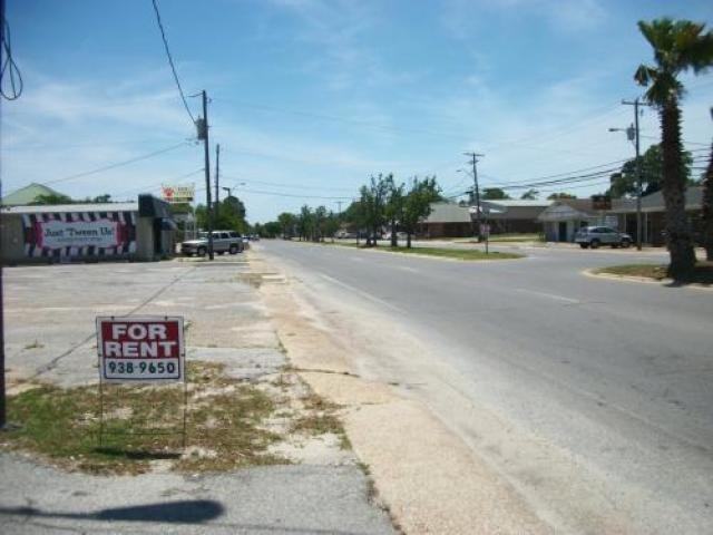 1812 Market St - Photo 3 of 6