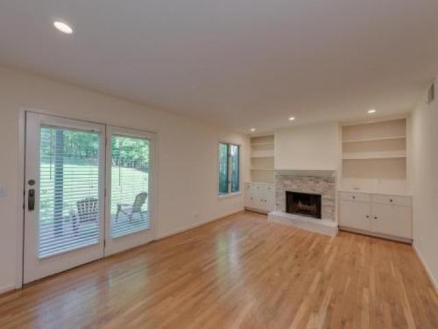 673 Harpeth Trace Dr - Photo 2 of 6