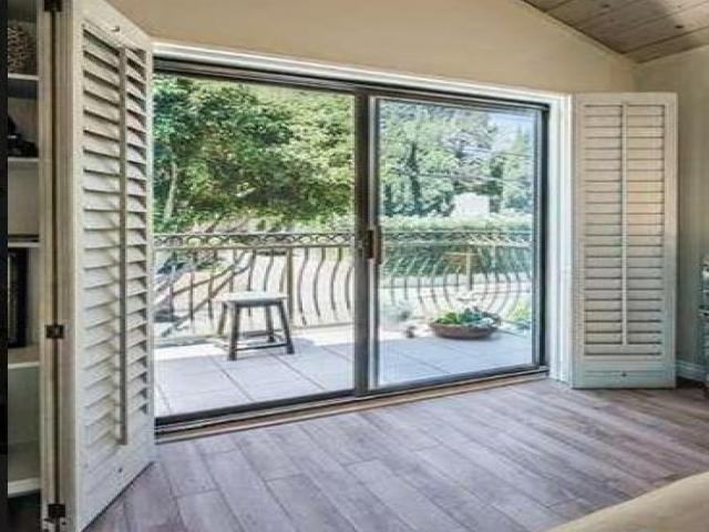 9040 Phyllis Ave - Photo 3 of 6