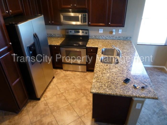 477 N Alder St - Photo 3 of 9