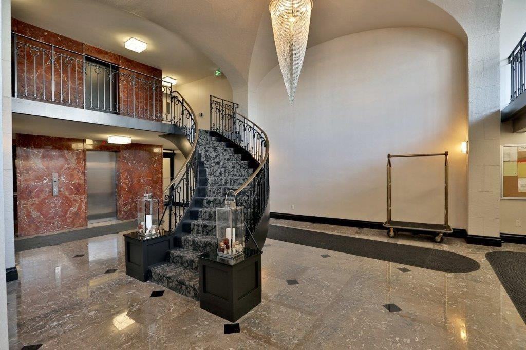 500 Green Road - Photo 2 of 23