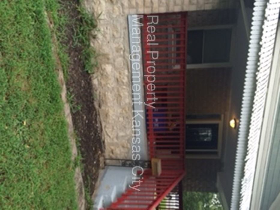 2416 Park Ave E - Photo 2 of 27