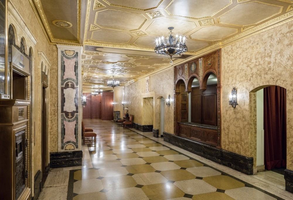 24 Fifth Avenue - Photo 2 of 32