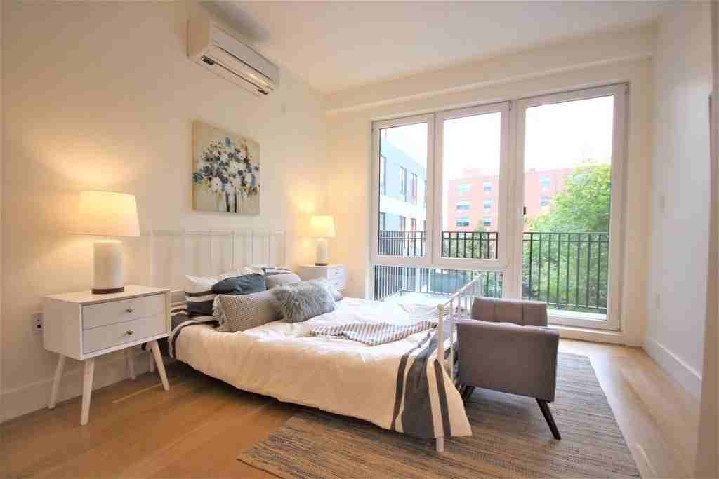 961 Willoughby Ave #3M