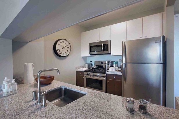 43-10 Crescent St #1514 - Photo 3 of 5