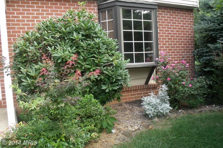 1323 Sweetbriar Ln - Photo 3 of 28