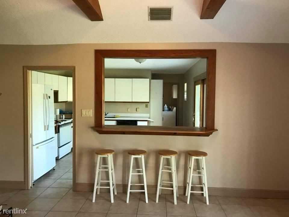 11065 67th Pl N - Photo 2 of 10