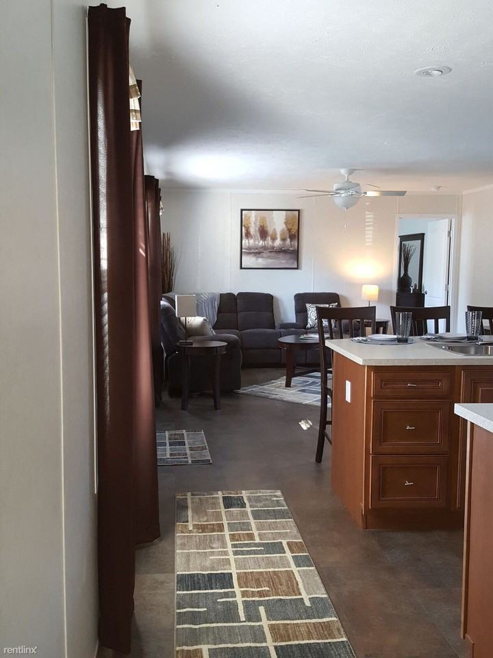 121 Jamestown Ave - Photo 3 of 9