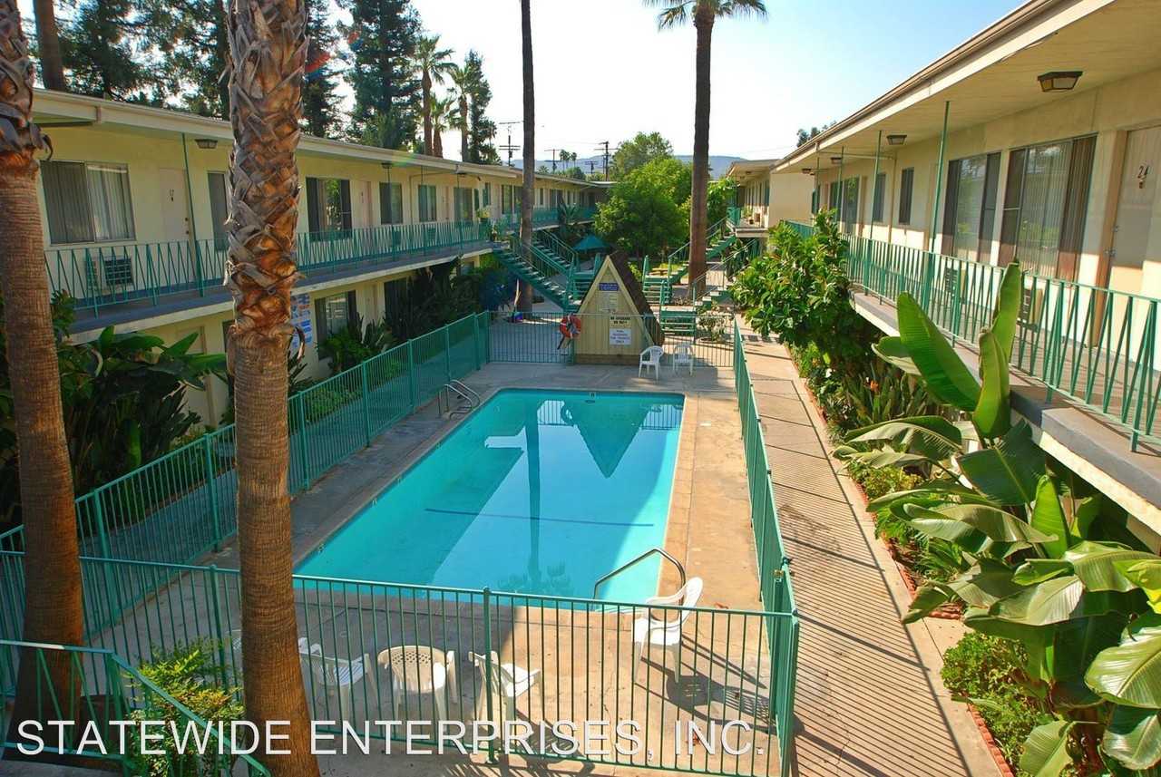 6251-6267 Reseda Blvd. - Photo 2 of 15