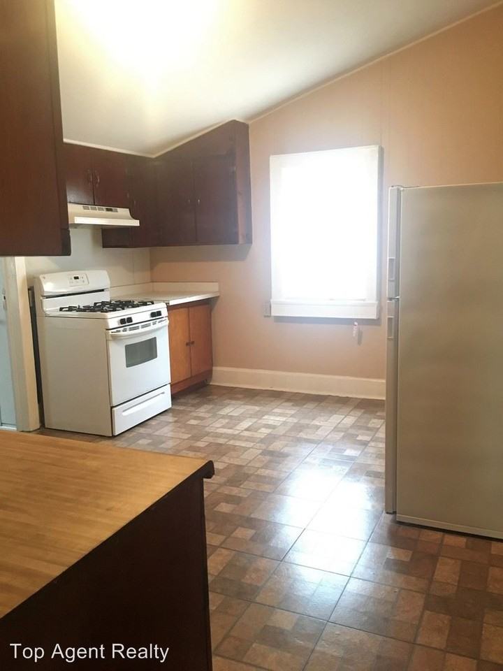 8526 Willow St - Photo 2 of 3