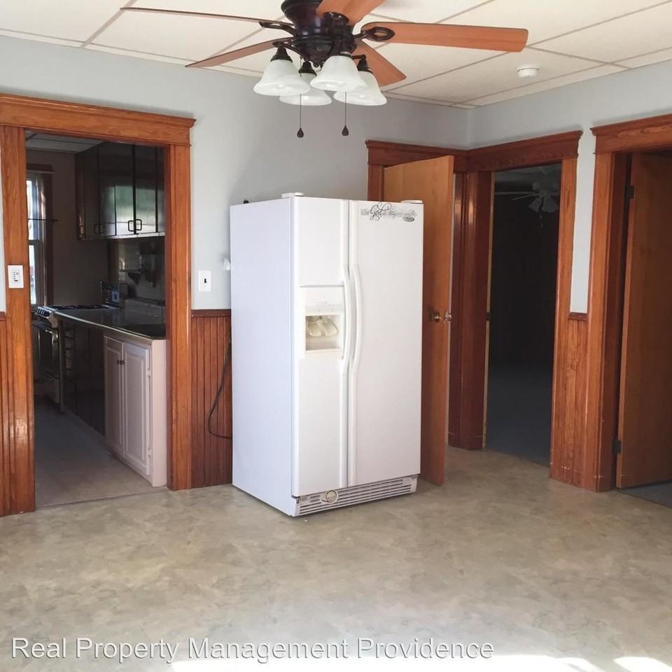 53 Read Ave - Photo 3 of 10