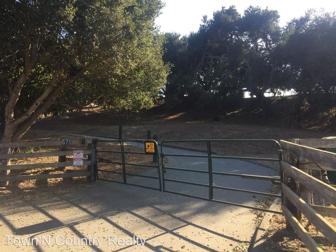 676 Elkhorn Rd - Photo 2 of 20