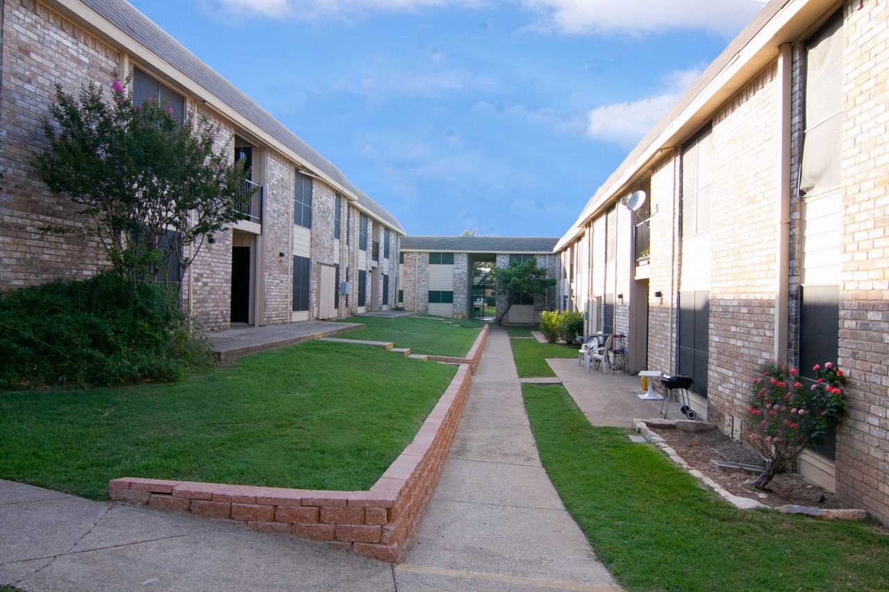 Bella Terra - Photo 3 of 10